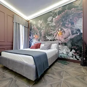 Ych-butterfly Flat Close Trevi Fountain Apartment