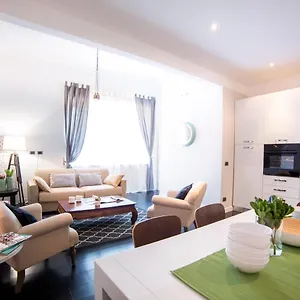 Rent In - Iv Novembre Rome