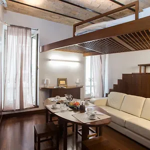 Trevi Fountain - Lovely Loft Apartment